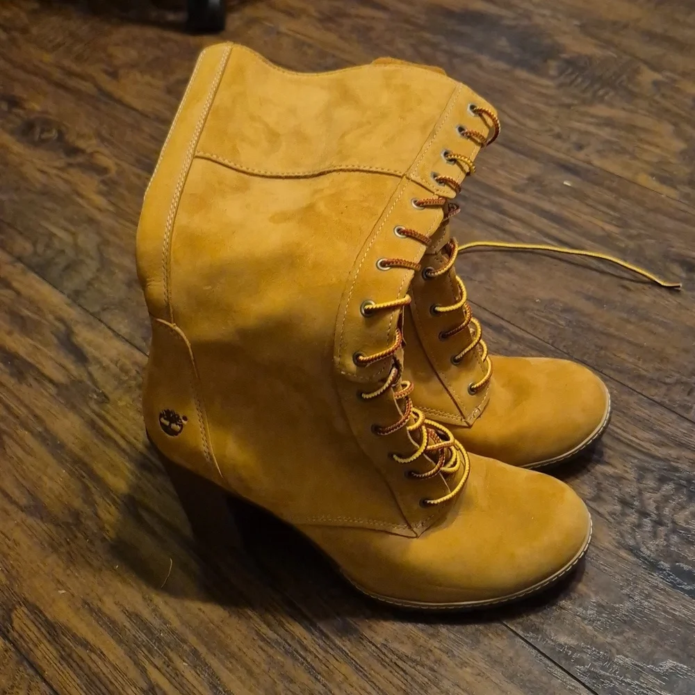 Timberland Women's Mustard Lace-Up Suede Block Heel Boots - Picture 2 of 6